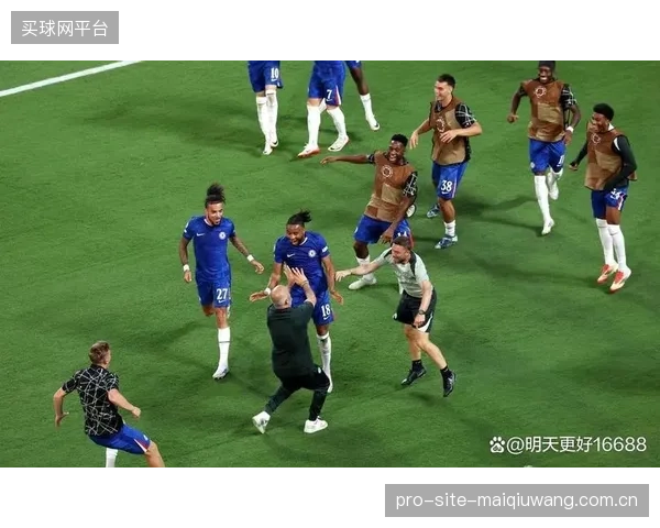 两种足球风格的直接碰撞，巴西队中后场面临应对高空球和二点球的挑战。